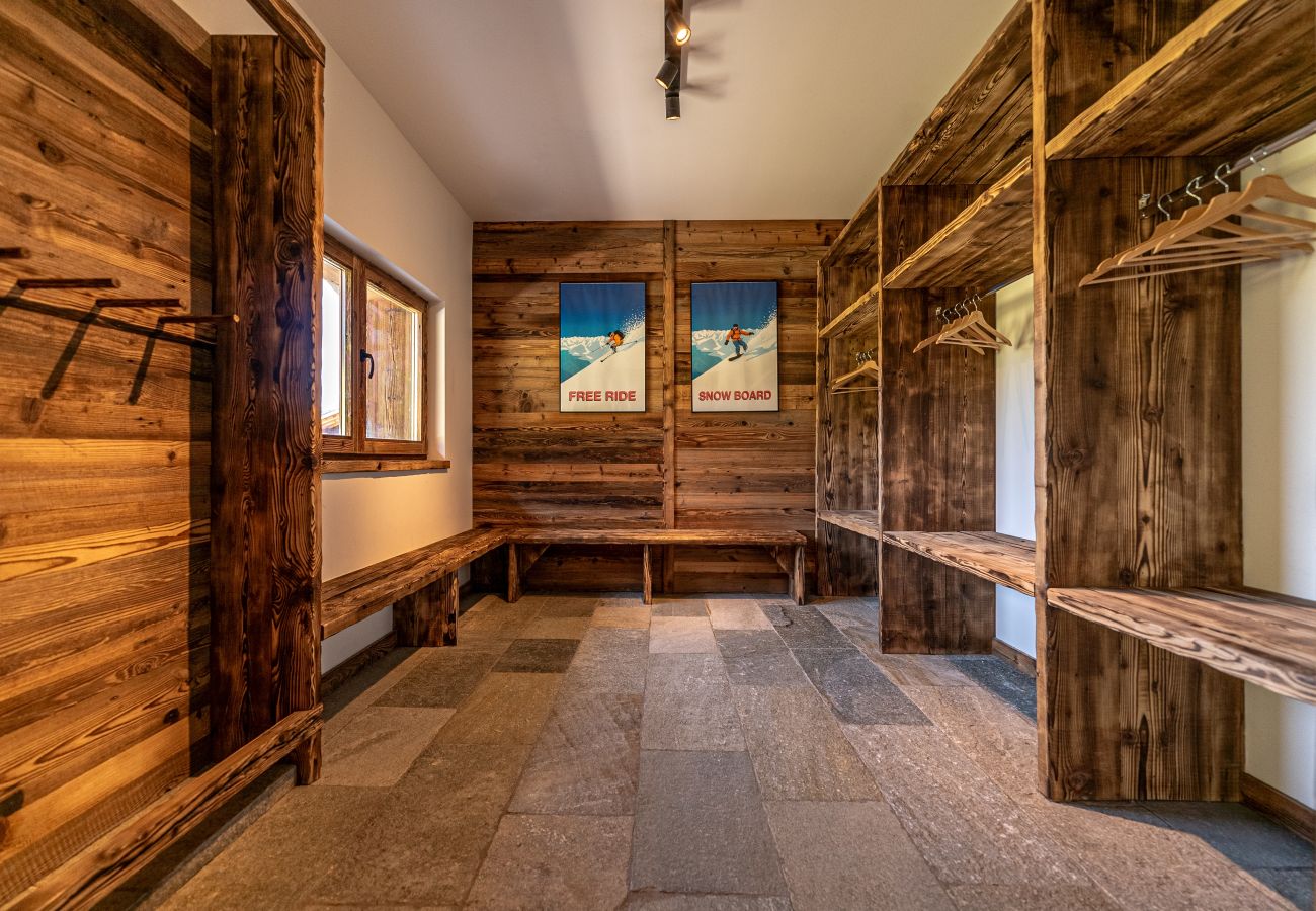 Chalet in Les Gets - Superb chalet next to ski slopes and lake, with panoramic views