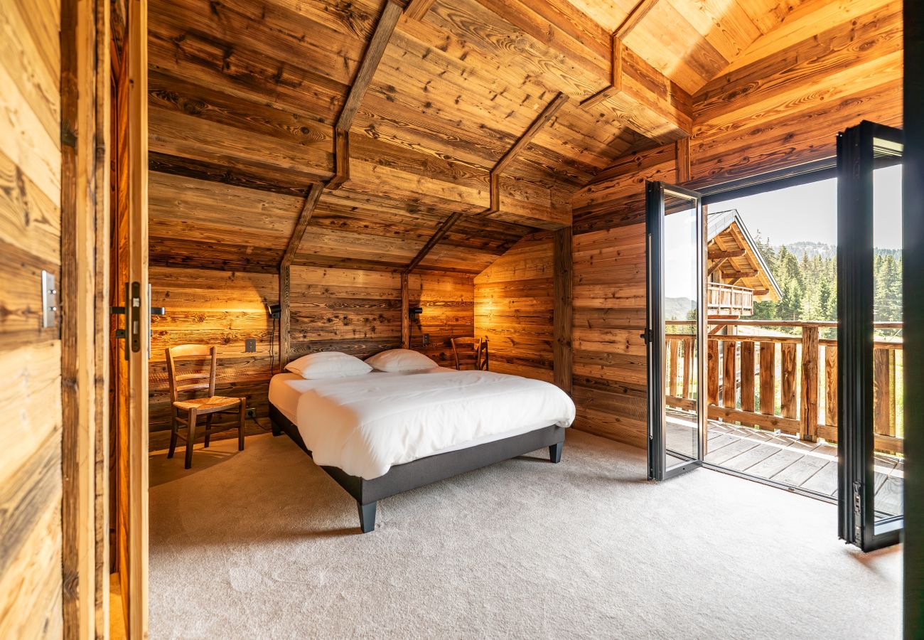 Chalet in Les Gets - Superb chalet next to ski slopes and lake, with panoramic views