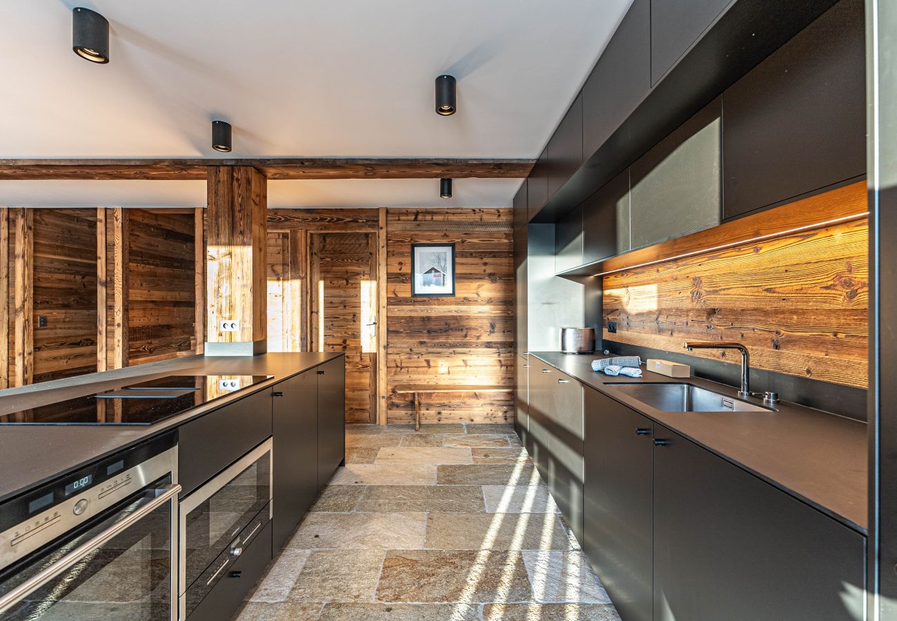 Chalet in Les Gets - Superb chalet next to ski slopes and lake, with panoramic views