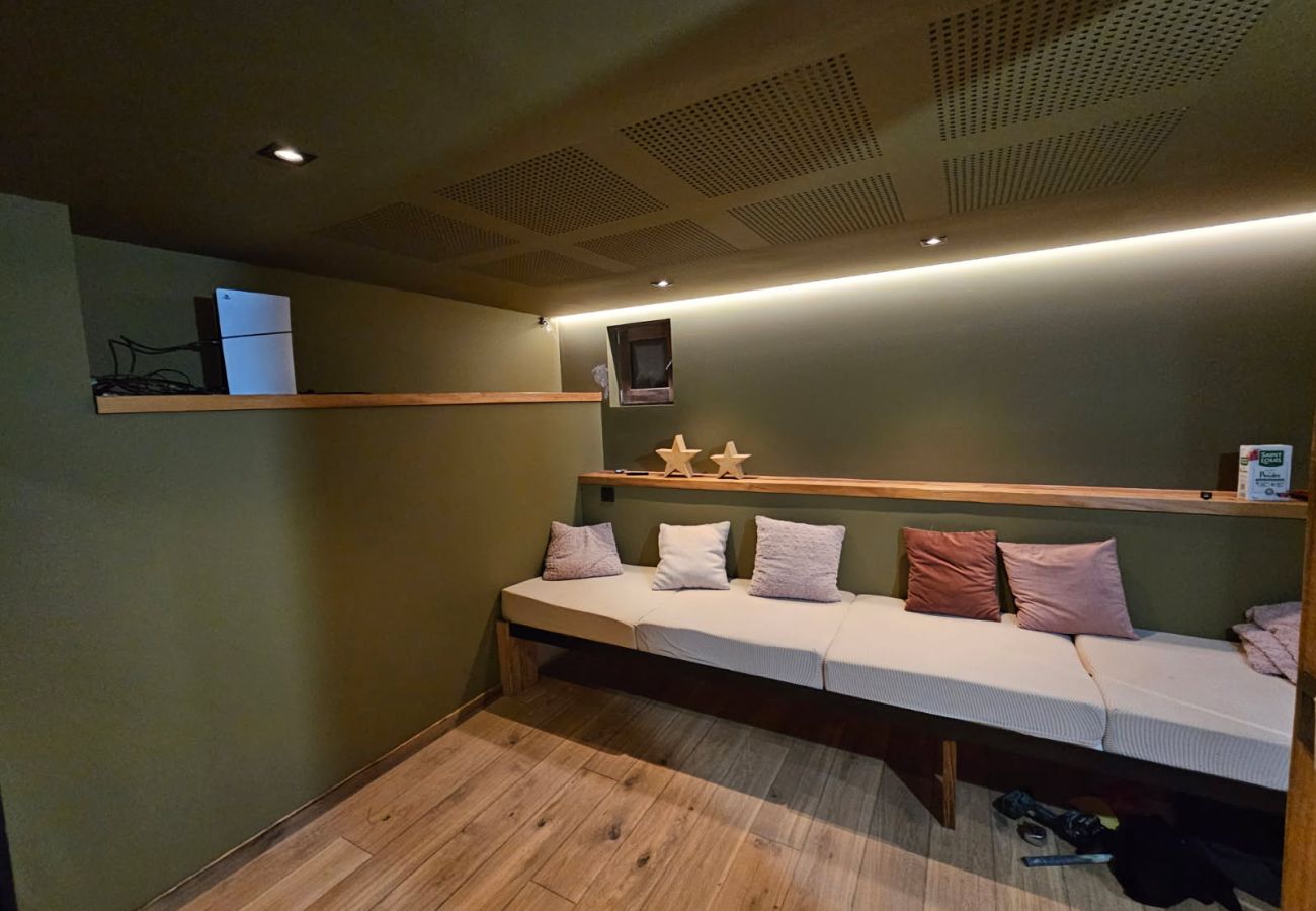 Chalet in Les Gets - NEW! Chalet Nova - LES GETS: fireplace, jacuzzi, stunning view