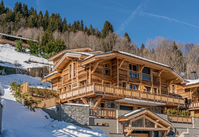 Appartement à Les Gets - Duplex avec jacuzzi, vue dégagée et proche centre